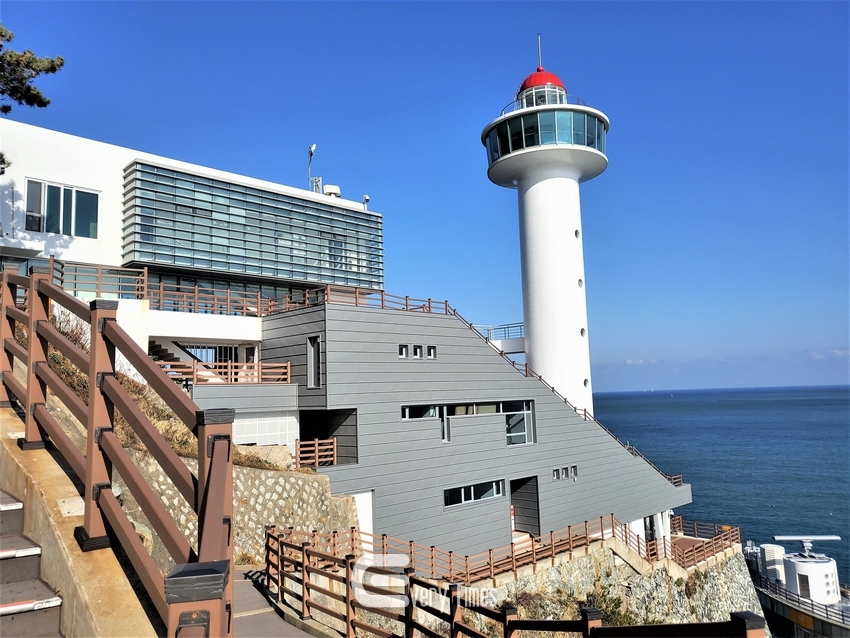 영도등대 전경(제공=부산해수청)