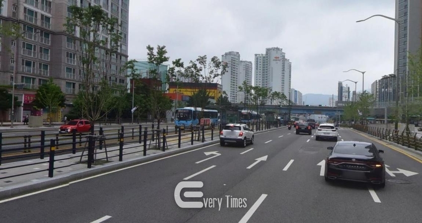 BRT 정류장 정원형 도시숲(제공=부산시)