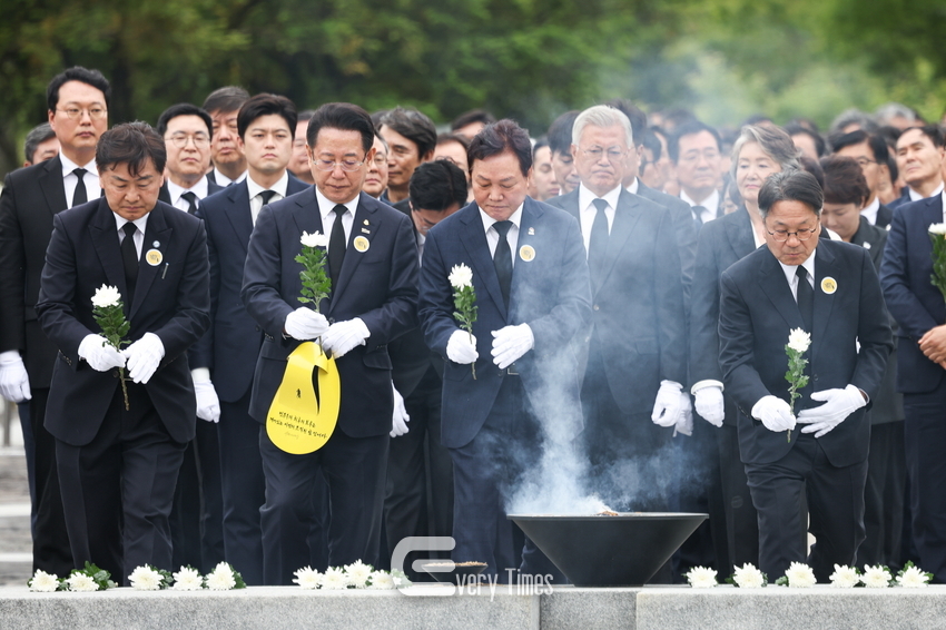 박지사, 노무현 대통령 서거 16주기 추도식 참가(제공=경남도)